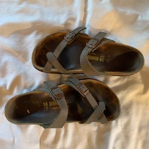 Mayari Birkenstock Mocha Size 7!